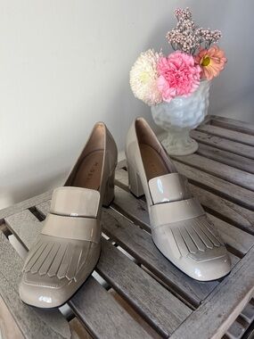M.Gemi Patent Leather Loafer Heels Size 40 Italian Taupe Block Heel